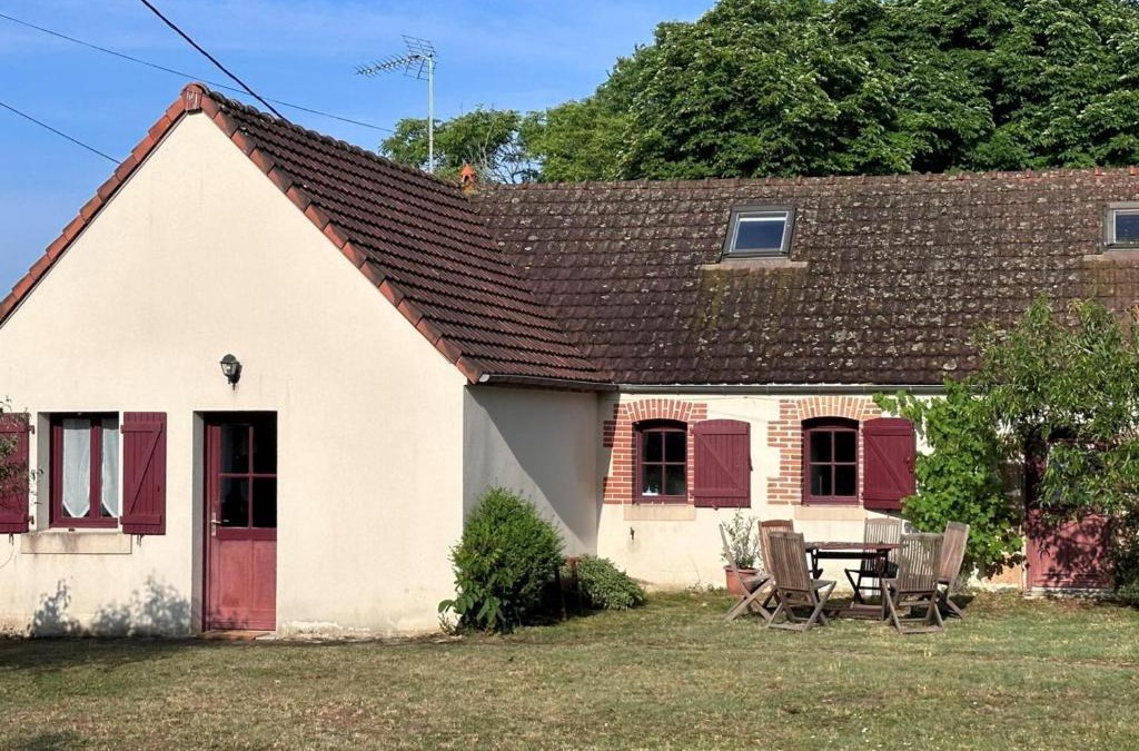 Toulon-sur-Allier House | Gîte authentique près de Moulins, idéal pour familles - FR-1-489-463
