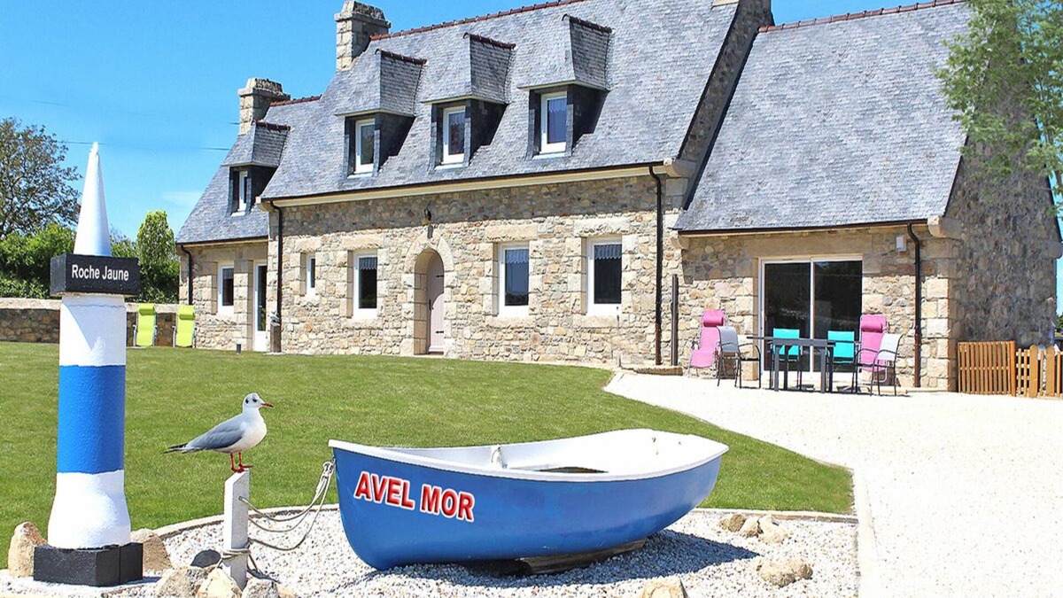 Plouguiel Cottage | Gîte between Paimpol/Bréhat and Perros Guirec Côte de Granit Rose - Land/sea view