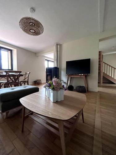 Montboucher Apartment | Gîte Bois Tordu - 3 chambres - proche Bourganeuf