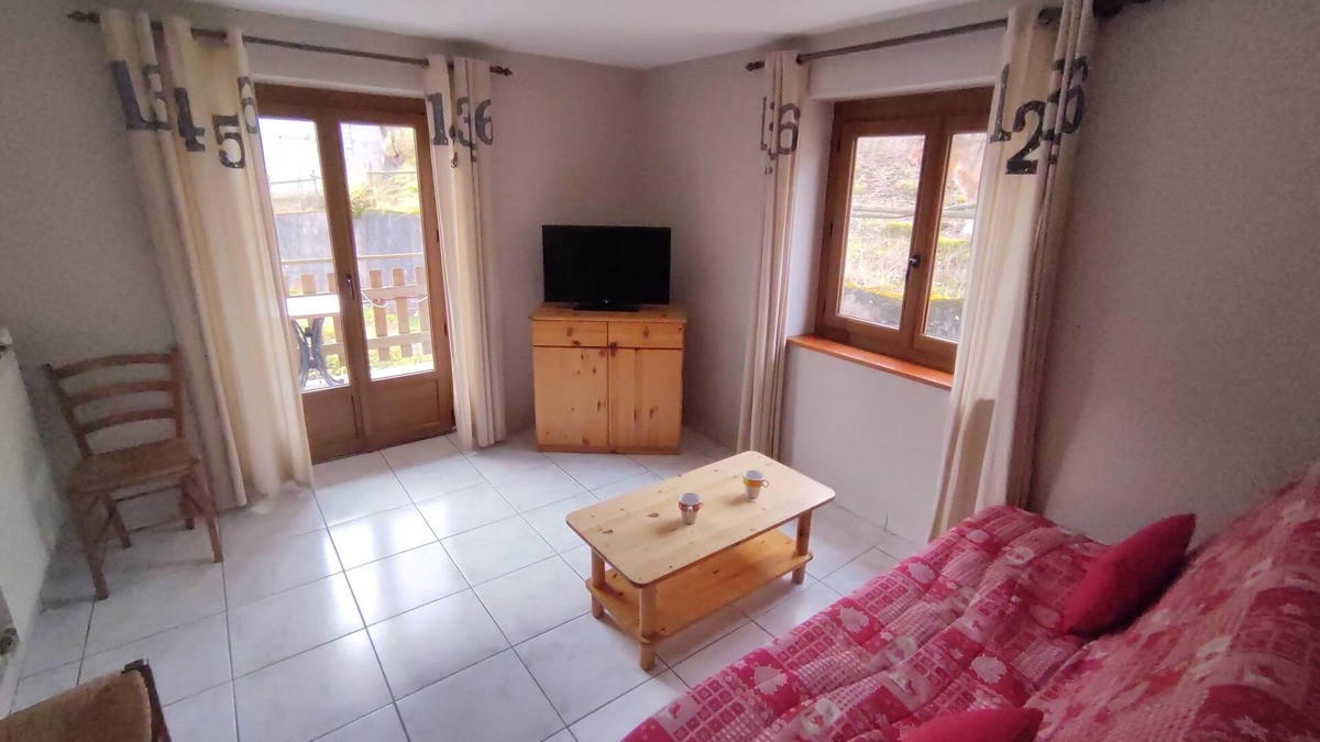 Dommartin-les-Remiremont Cottage | Gîte Catherine Spa Jacuzzi Sauna Fishing pond