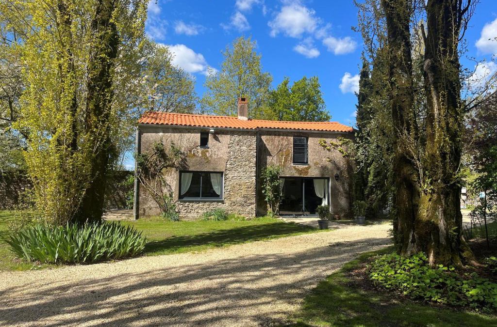 Mauves-sur-Loire House | Gîte charmant, spacieux, à 15 km de Nantes, 2 chambres, terrasse, parking, animaux acceptés - FR-1-306-1238