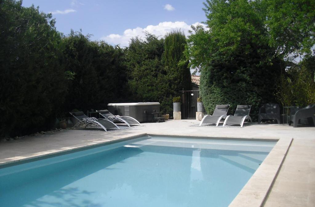 Methamis House | Gîte de charme piscine et SPA en Provence