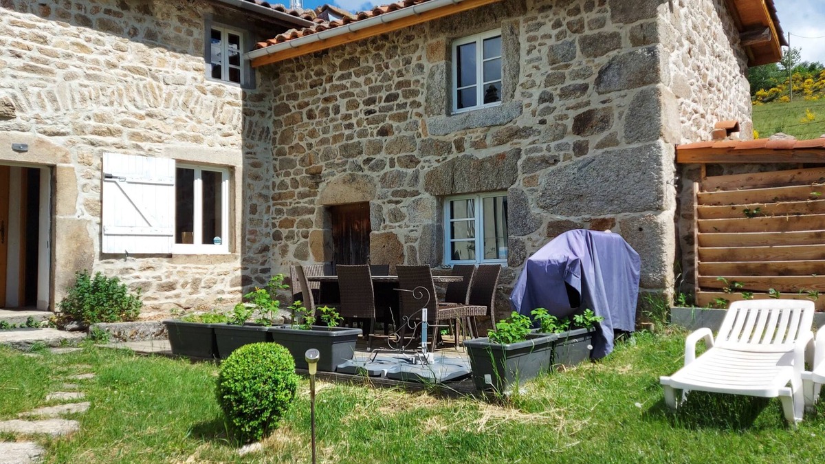 Jeansagniere Cottage | Gîte de Montagne à 1000m au Cœur des Monts du Forez