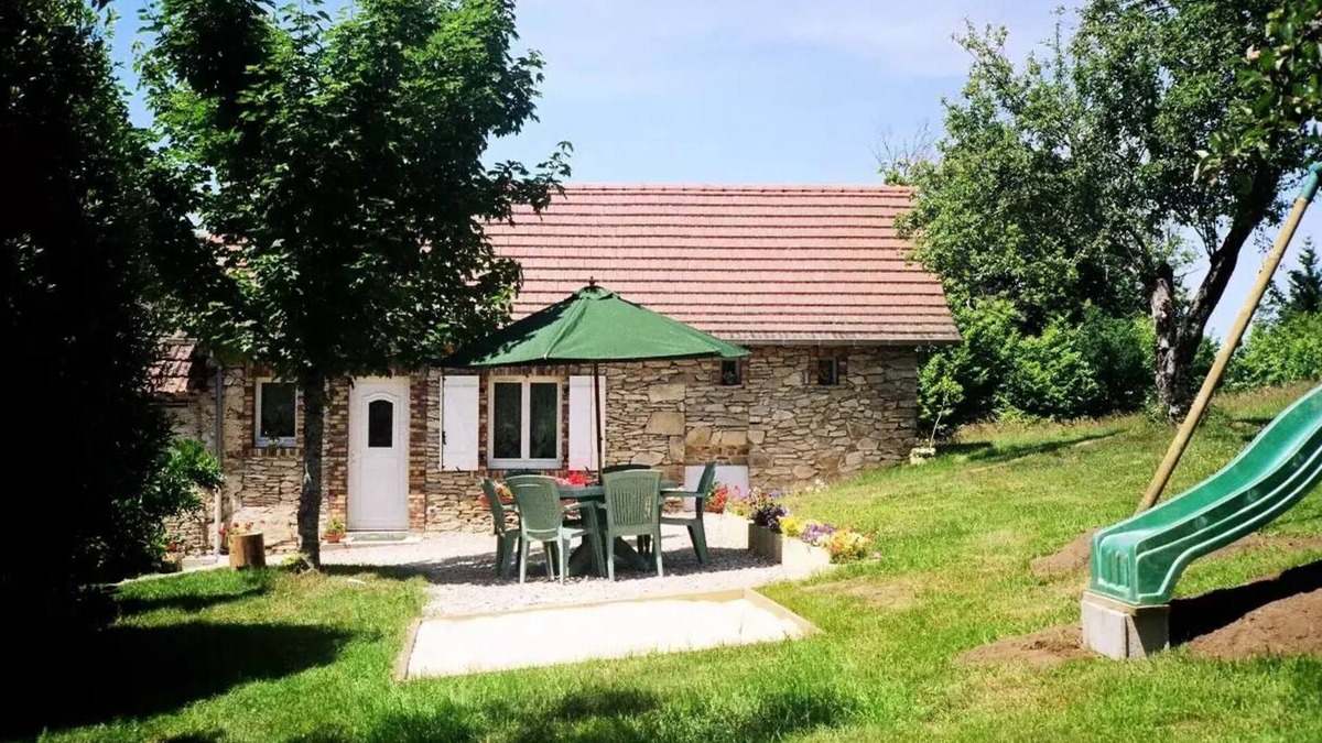 Sainte-Fortunade Villa | Gîte de France Gite of chouvert "francois" 3 ears - Gîte de France 4 people