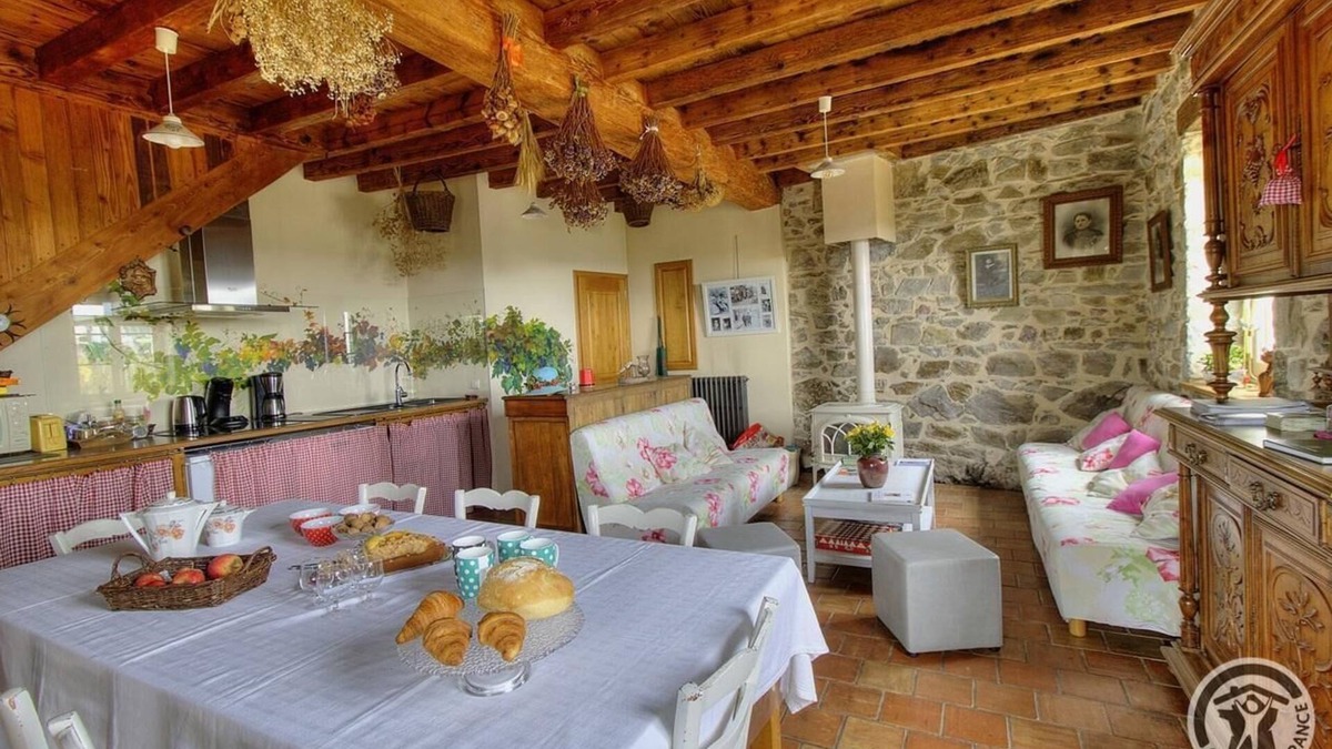 Quincie-en-Beaujolais House | Gîte de Groupe Lagneau