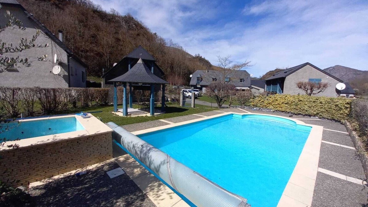 Geu House | Gîte de Groupe, 24 Personnes Idéal Pour vos Réunion Familiale, Entre Amis !
