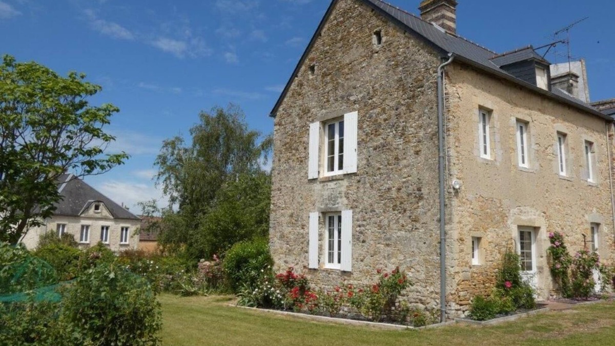 Bernesq Cottage | Gîte de la Charreterie between sea and countryside