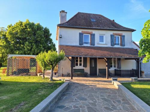 Saint-Yrieix-la-Perche House | Gîte de La Grange Ovalaire
