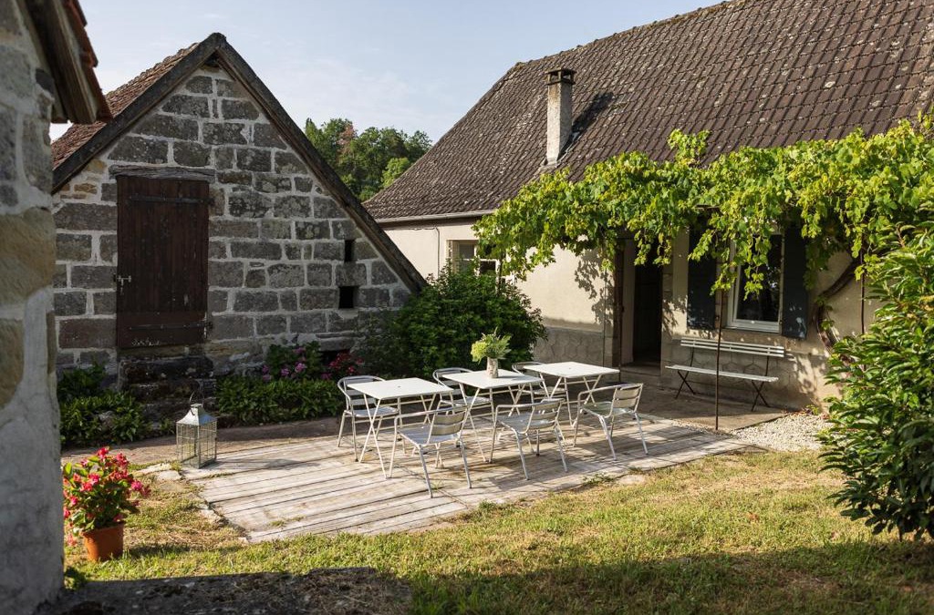 Saint-Julien-Maumont House | Gîte de la Gare aux Fleurs
