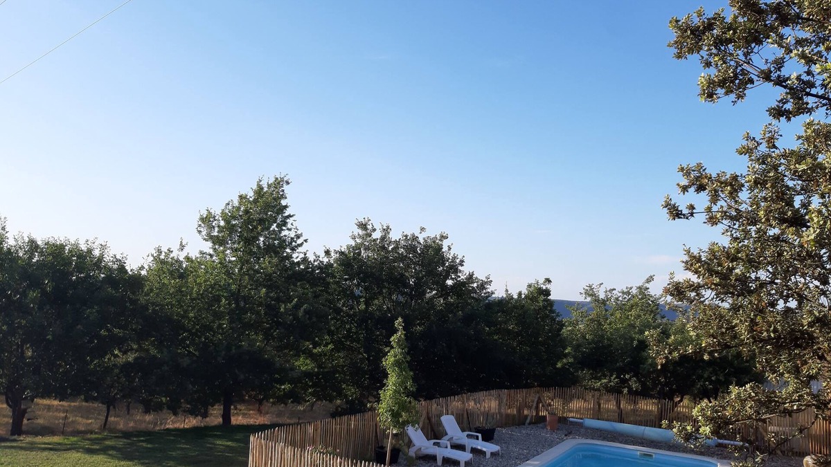 Alba-la-Romaine Apartment | Gîte de Pied Chapel: spa, pool and nature in Southern Ardèche