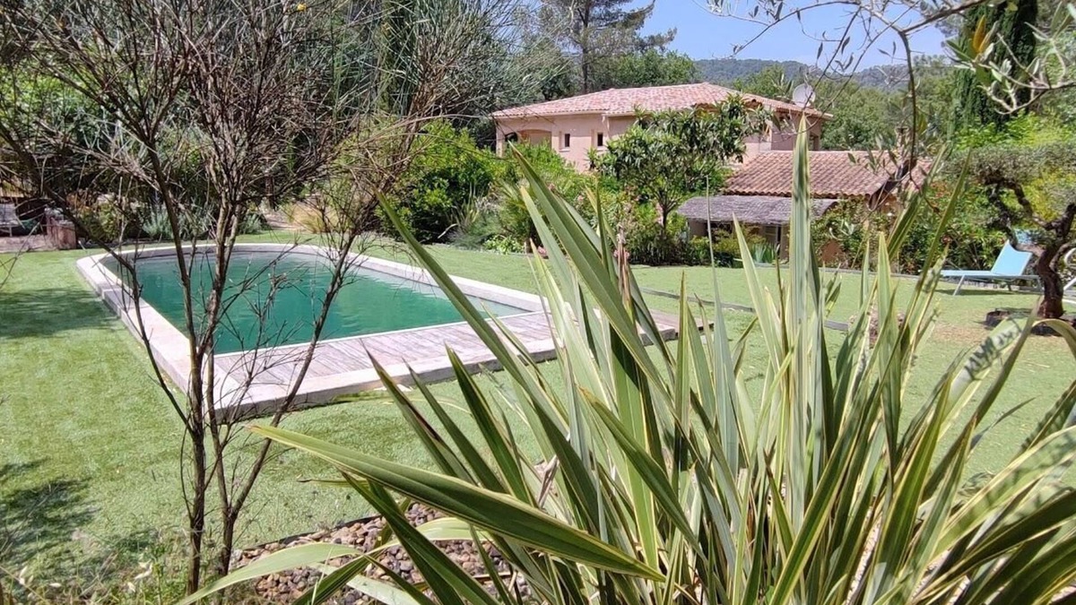 Salernes House | Gîte de Véronique & Alain