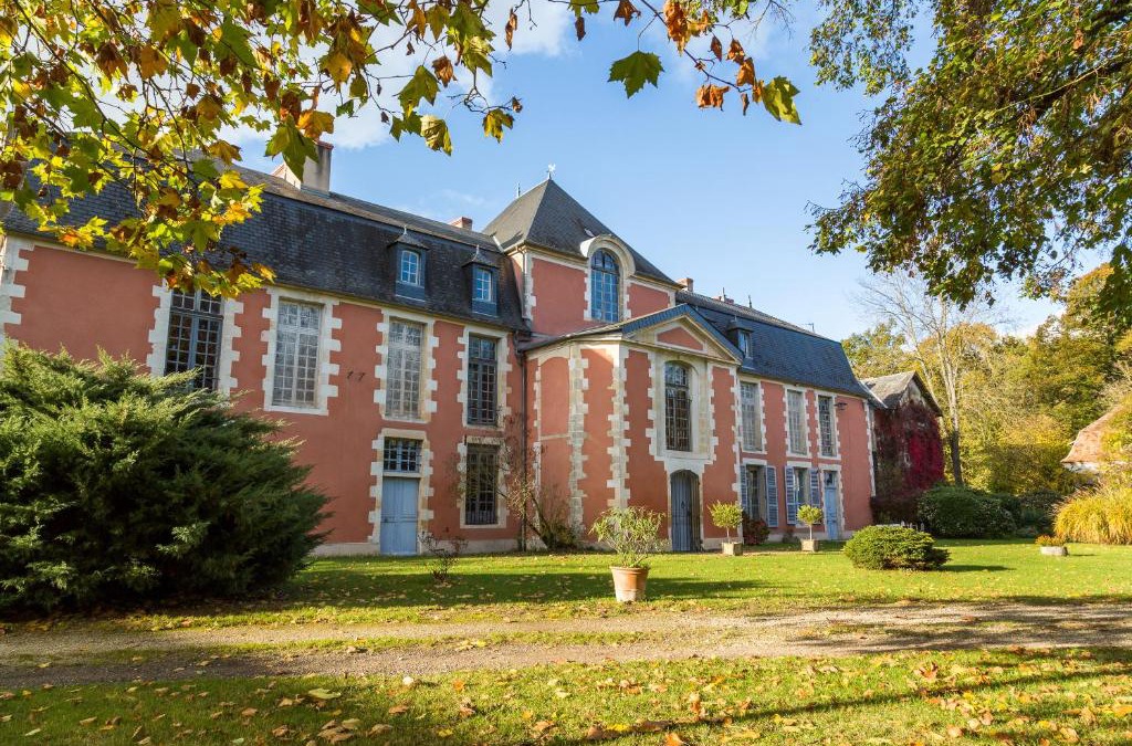 Cosne-Cours-sur-Loire House | Gîte du Château Montchevreau
