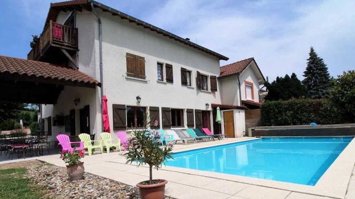 Saint-Jean-la-Bussiere House | Gîte du Beaujolais Bleu 18 pers. - Pool and Jacuzzi - Lac des Sapins 2mn away