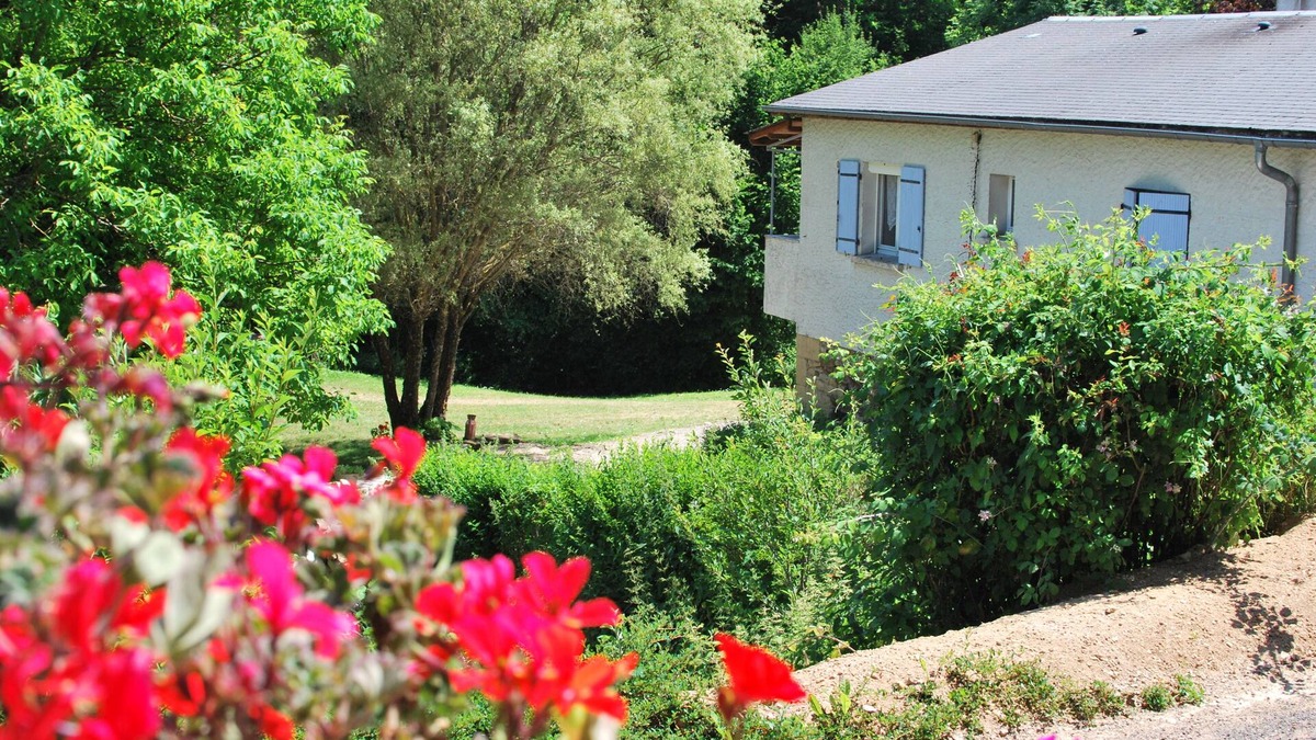 Sainte-Eulalie-d'Olt Cottage | GÎTE DU MAS DE BARTHE 4 stars, 3 ears Gites de France