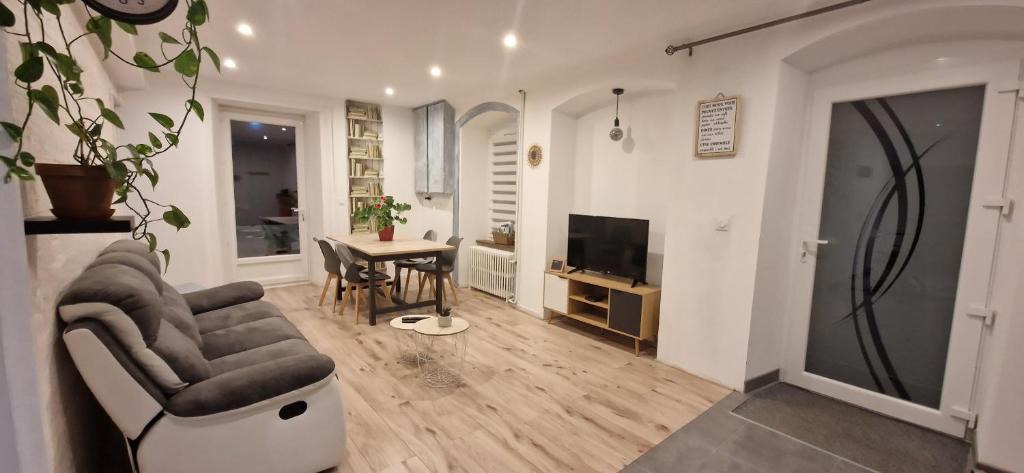 Sirod Apartment | Gîte du Rocher des Commères