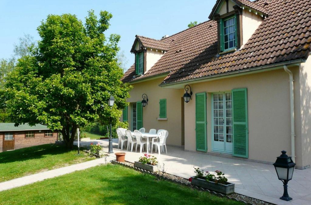 Vicheres House | Gîte familial avec jardin, billard, vélos, et cheminée, au cœur du parc naturel du Perche. - FR-1-581-91