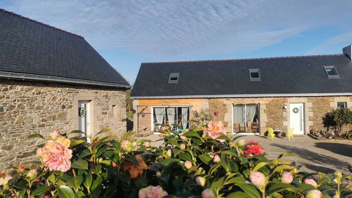 Plouigneau House | Gîte Familial de La Grande Hermine à Moins de 17 Min. des Plages de Locquirec