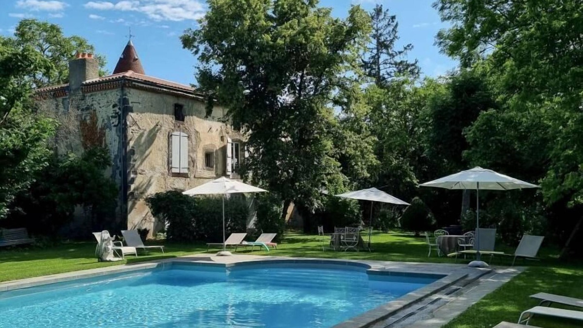 Genouillac House | Gîte Idéalement Situé Pour Visiter le Département du Puy-de-dôme
