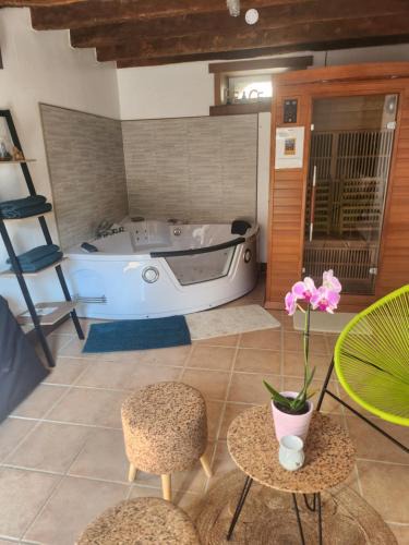 Vautorte House | Gîte l'étable détente SALLE SPA EN SUPPLEMENT