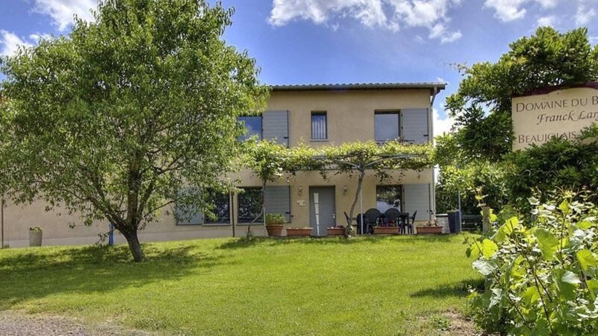 Salles-Arbuissonnas-en-Beaujolais House | Gîte l'Amandier - SALLES-ARBUISSONNAS