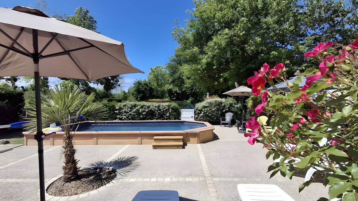Saint-Georges-sur-Cher Apartment | Gîte La Voilerie, private jacuzzi & pool & cabin bed