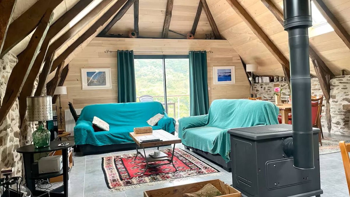 Coubisou House | Gîte Le Couderc de Coubisou, renovated barn