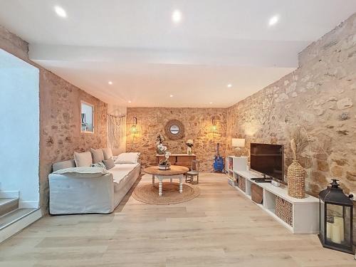 Saint-Cezaire-sur-Siagne Apartment | Gîte Le Figuier de Saint Ce Jardinet Terrasse Vue
