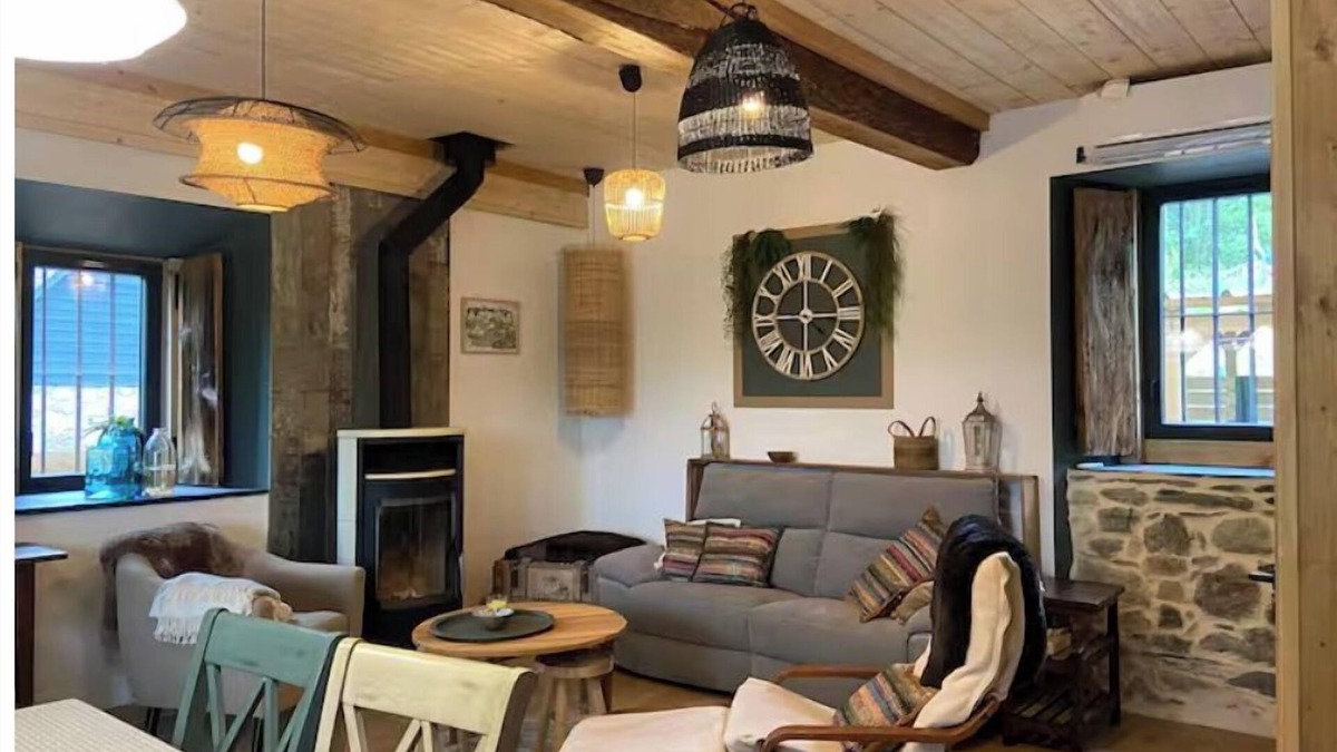 Aucun House | Gîte Le nid du moineau