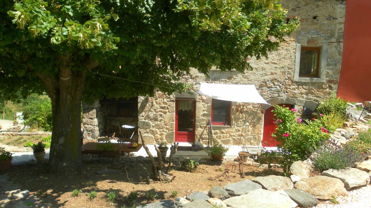 Nozieres House | Gîte "Le Tilleul" in a renovated 17th century hamlet