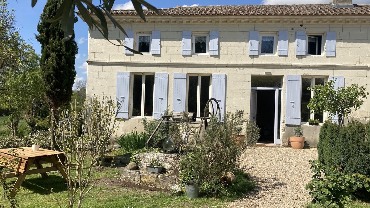 Saint-Dizant-du-Gua Condo | Gîte les ganivelles