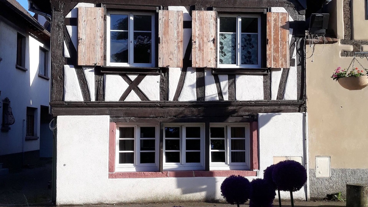 Scherwiller House | Gîte les hirondelles - typical Alsatian house
