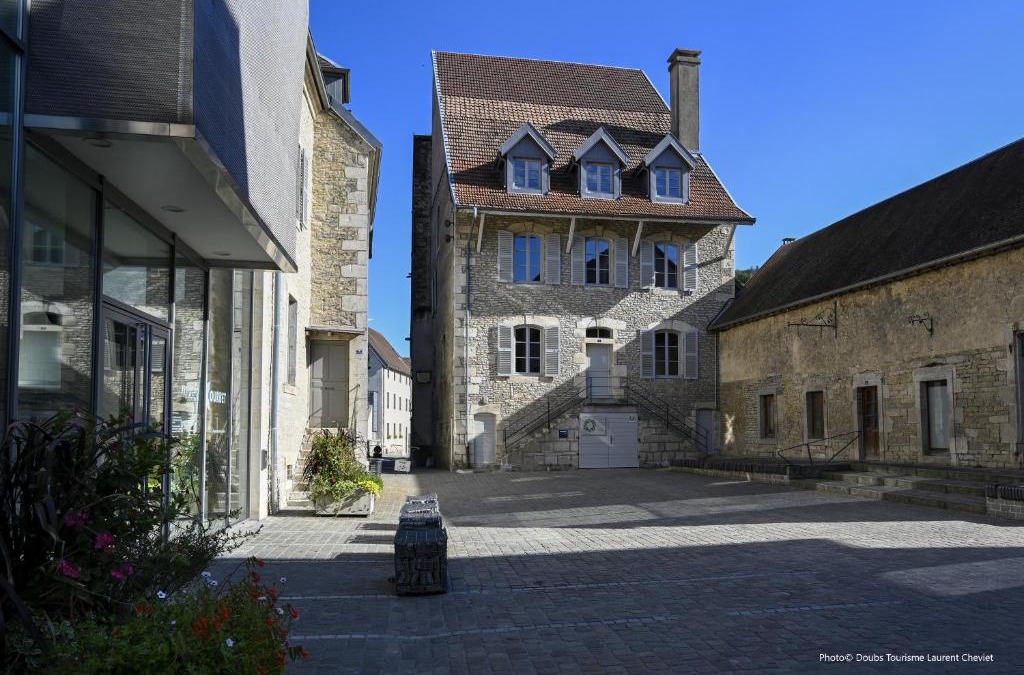 Ornans House | Gîte Les Muses, Ancien hôtel particulier avec SPA