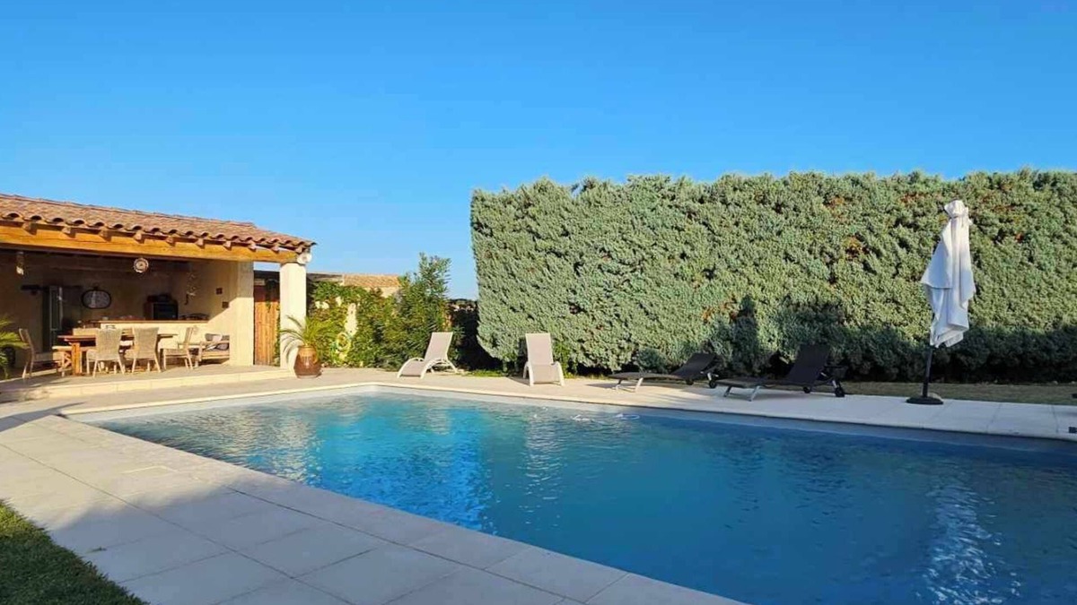 Sorgues House | Gîte Mitoyen Dans Propriété Avec Piscine