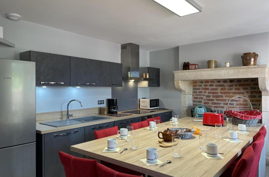 Pierrefitte-sur-Loire House | Gîte rénové avec vue sur campagne à Pierrefitte-sur-Loire - FR-1-489-334