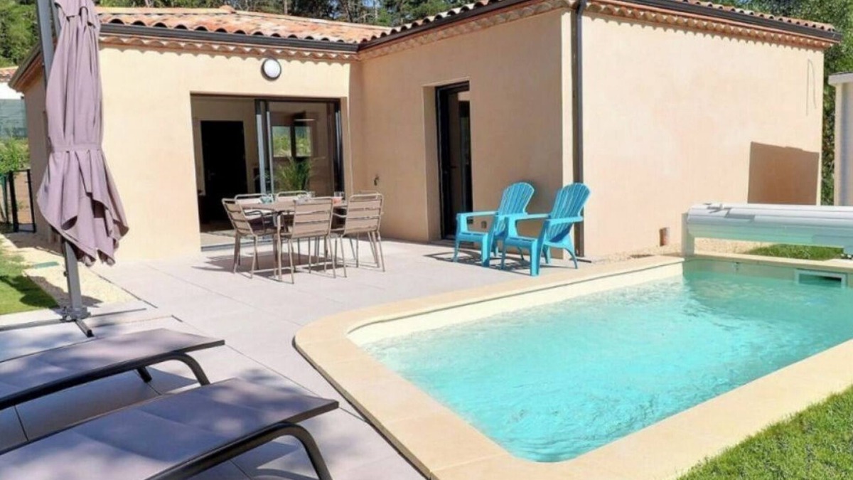 Salavas Villa | Gîte Villa Castanéa