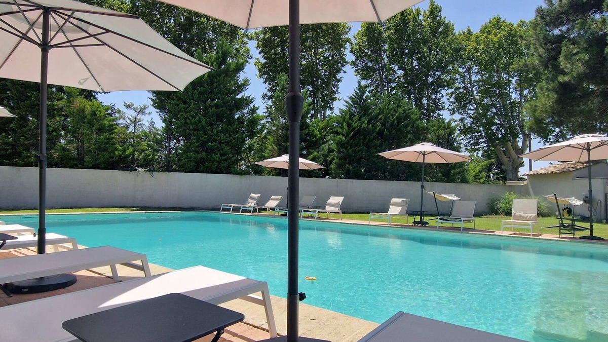 Saumane-de-Vaucluse Other | Gîtes de Groupe Pour 22 p/Magnifique Mas Provençal Proche Isle sur la Sorgue