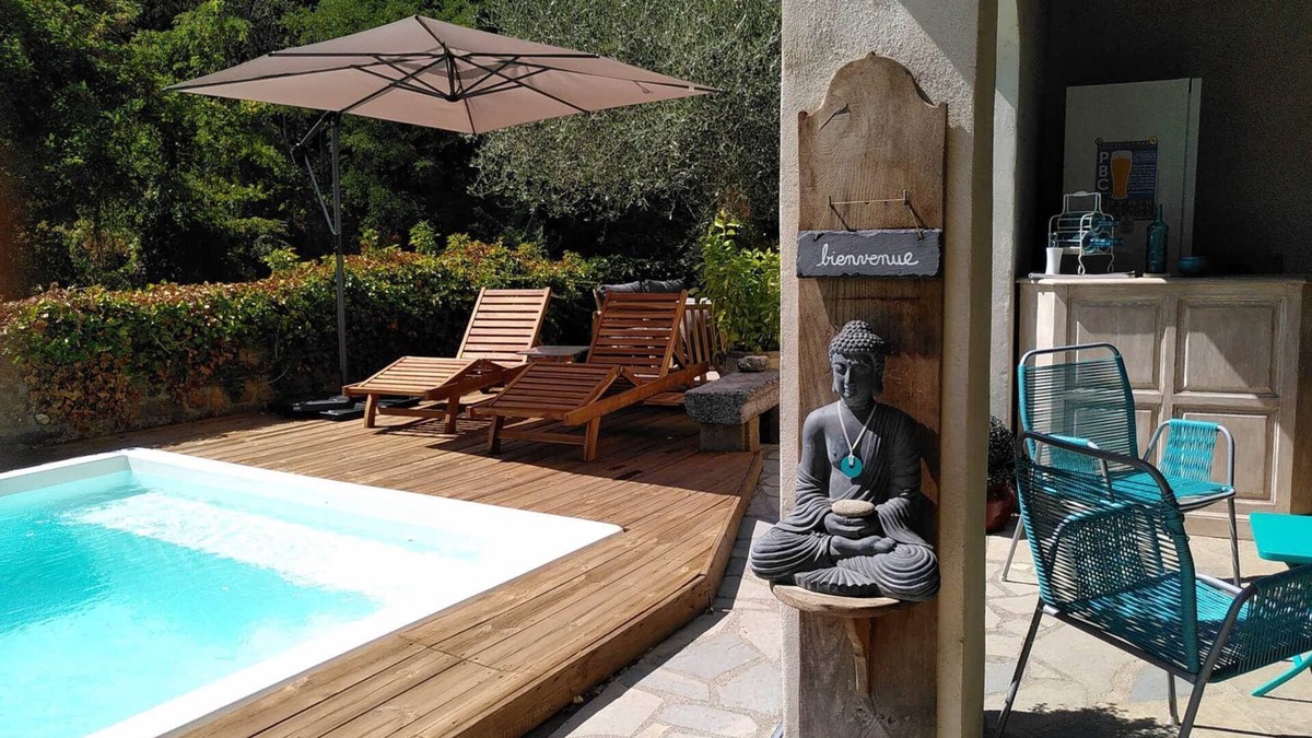 Saint-Jean-de-Valeriscle Apartment | Gîtes Les terrasses and La source room - 13 people