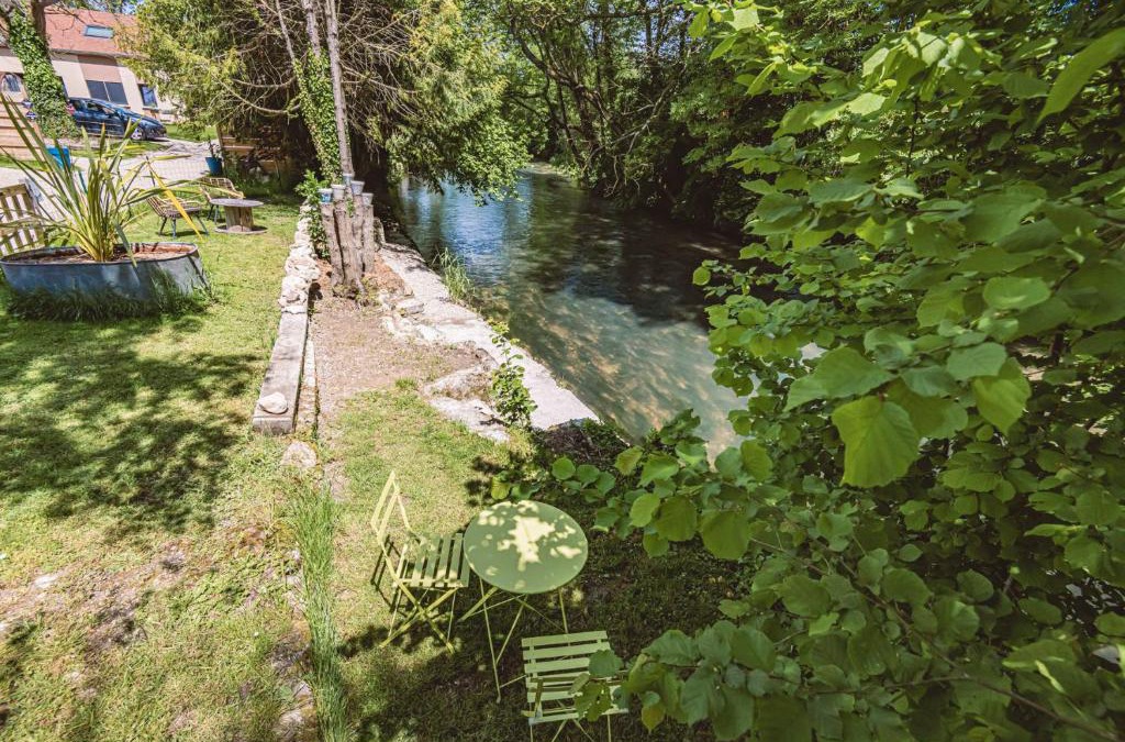 Val-de-Vesle Apartment | Gîtes Sérénaé avec vue sur rivière