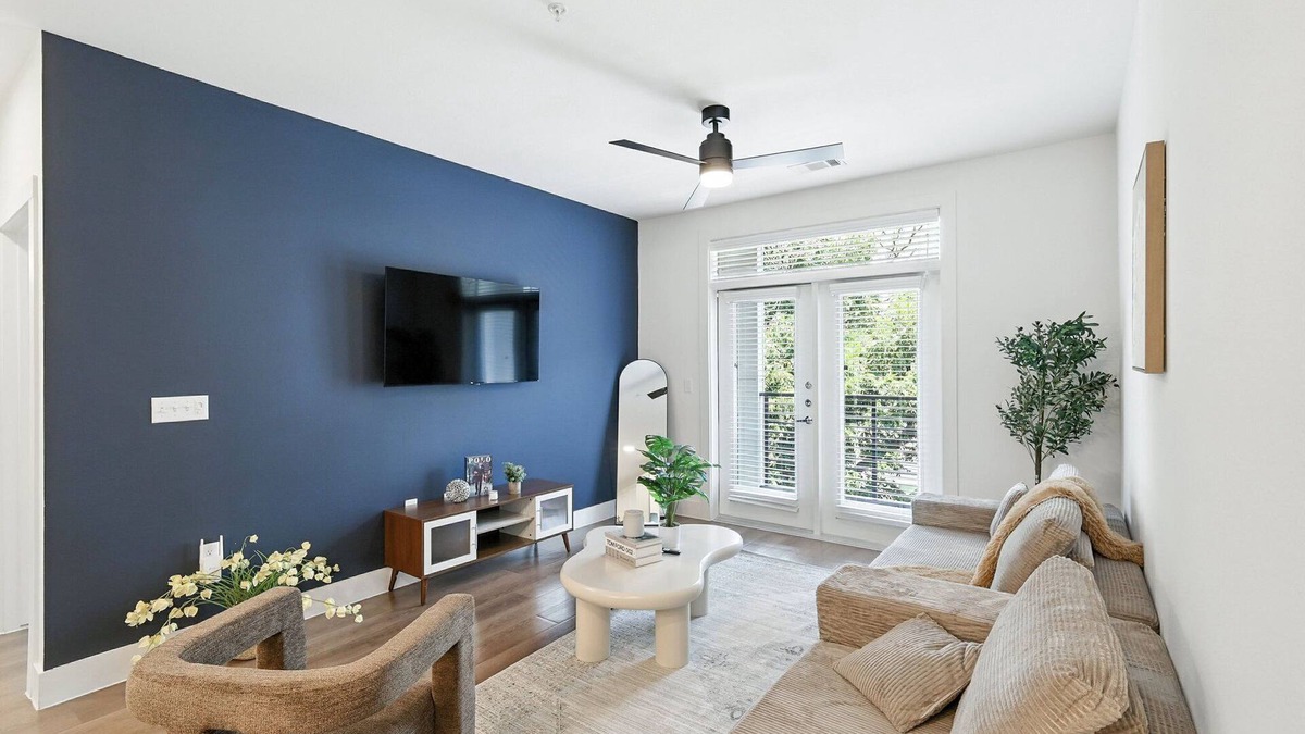 Downtown Fort Worth Condo | G12 Luxury Living DT Fort Worth 2B2B Resort Style Amenities, Golf Sim