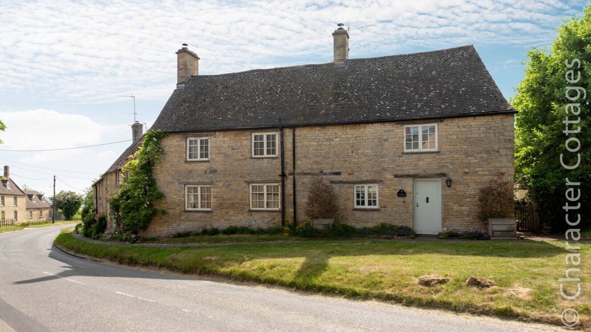 Churchill Cottage | GABLES COTTAGE, pet friendly in Churchill, Oxfordshire