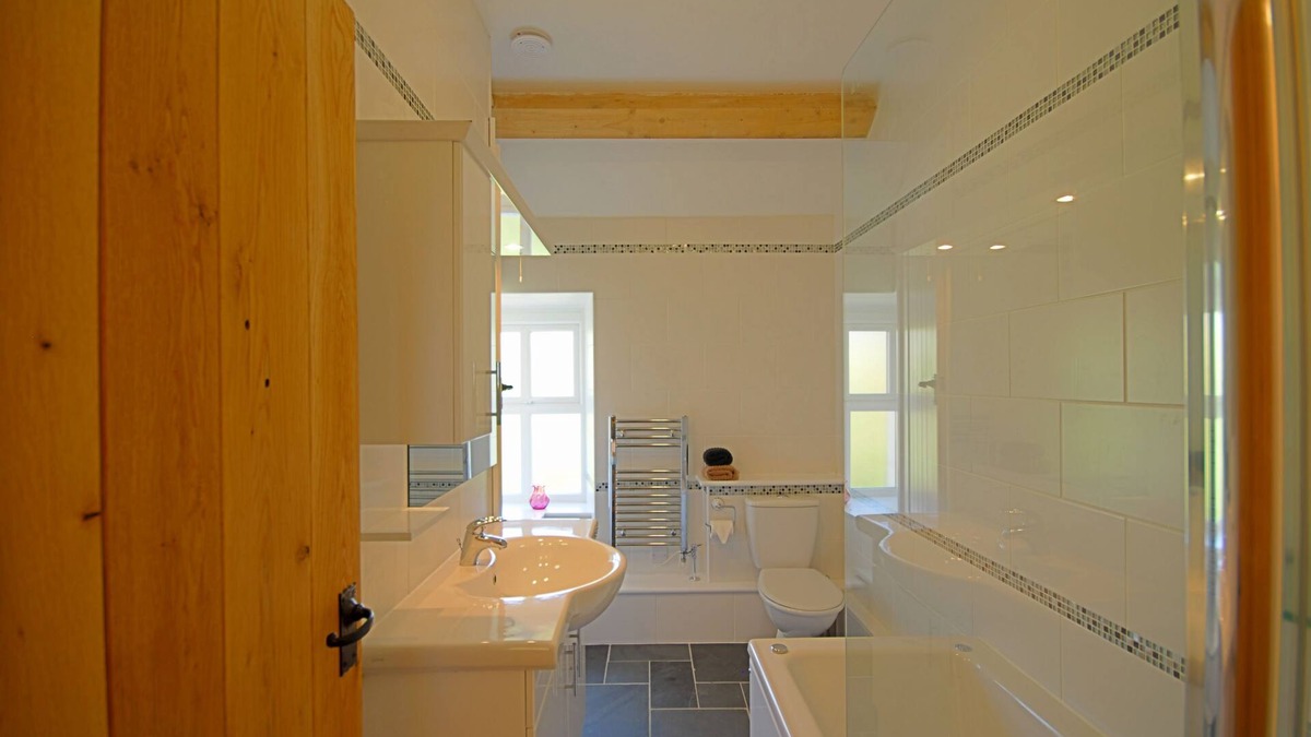 Cylch-Y-Garn Cottage | Gadlys Farmhouse and Cottage Combined - sleeps 12 guests in 6 bedrooms