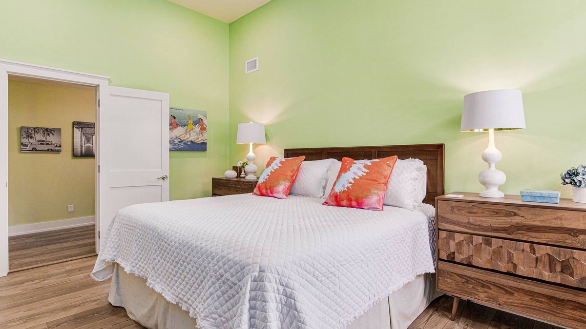 Old East Hill Cottage | Gadsden Hideaway: Historic Downtown Luxury in East Hill Preservation District