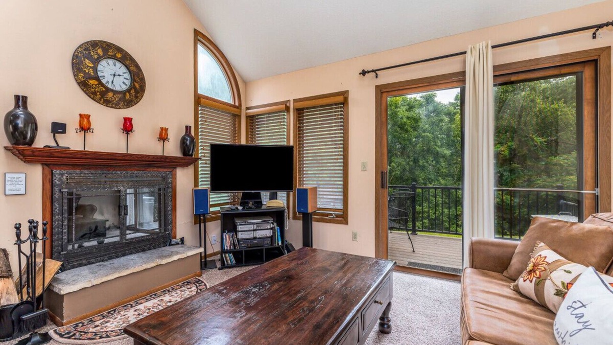 The Galena Territory House | Galena Oak Getaway near Shopping, Golfing, Hiking