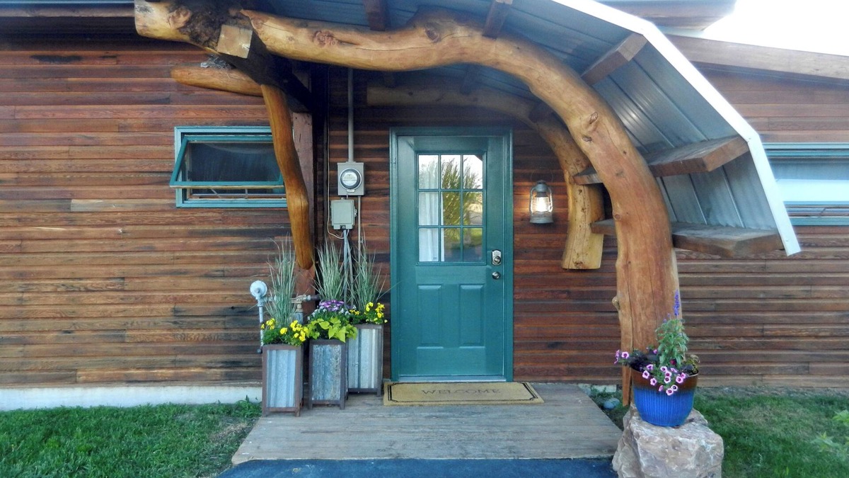 Bozeman Cabin | Gallatin River Cabin between Bozeman and Big Sky.