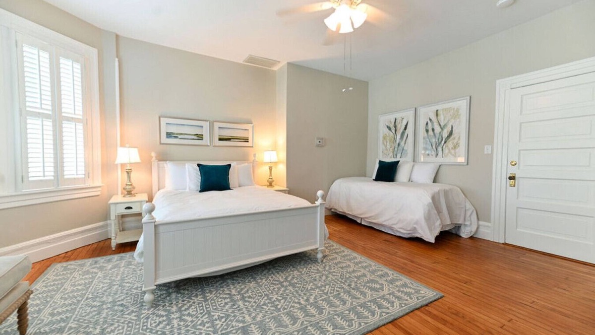 Edenton Bed & Breakfast | Galleon Room - Captain's Quarters Inn, Downtown Historic Edenton