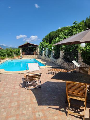 Arcavacata Bed & Breakfast | Gallo - La Cantina del contadino