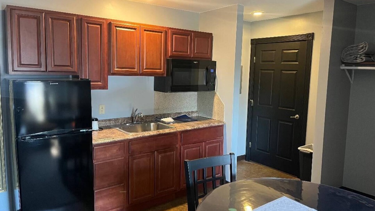 Antes Fort Hotel | Gamble Farm Inn and Suites