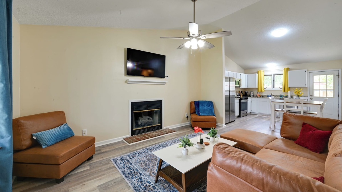 Greenville House | Game Day Ready: Greenville Stay w/Patio Dining