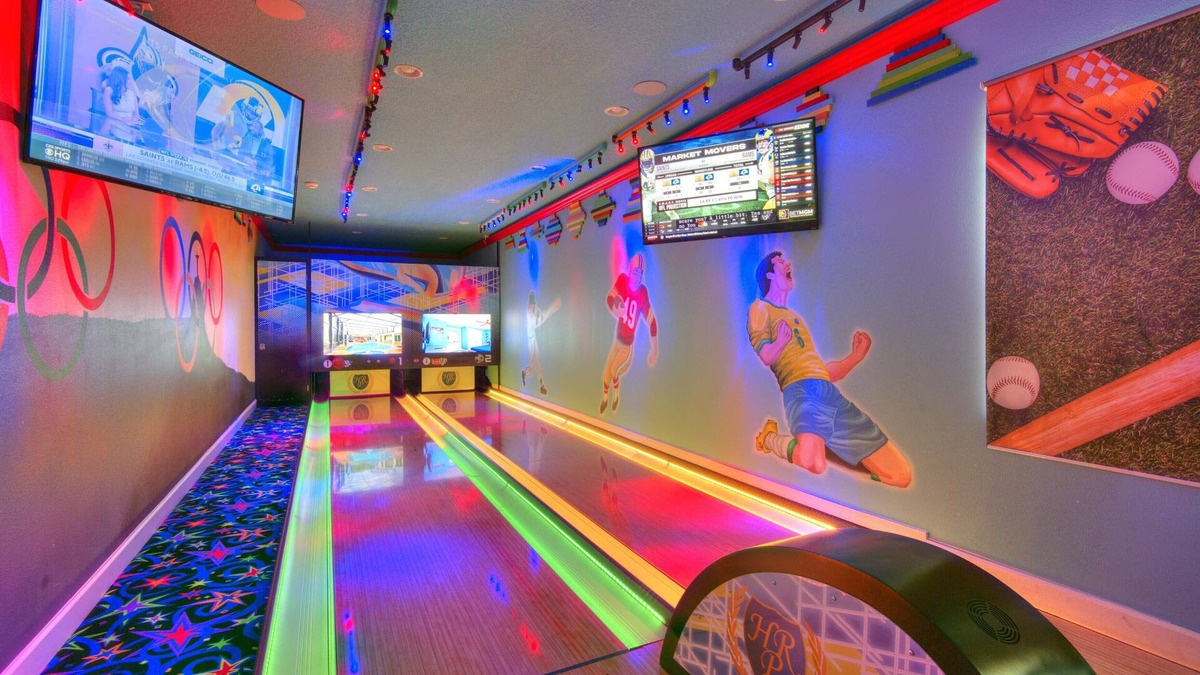 Kissimmee House | Game On! The Iconic Sports Bowling Villa, Lakeside Views, sleeps 40