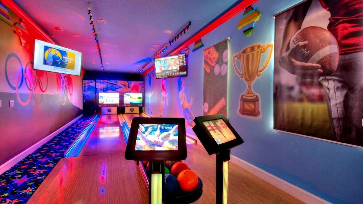 Kissimmee House | Game On! The Iconic Sports Bowling Villa, Lakeside Views, sleeps 40